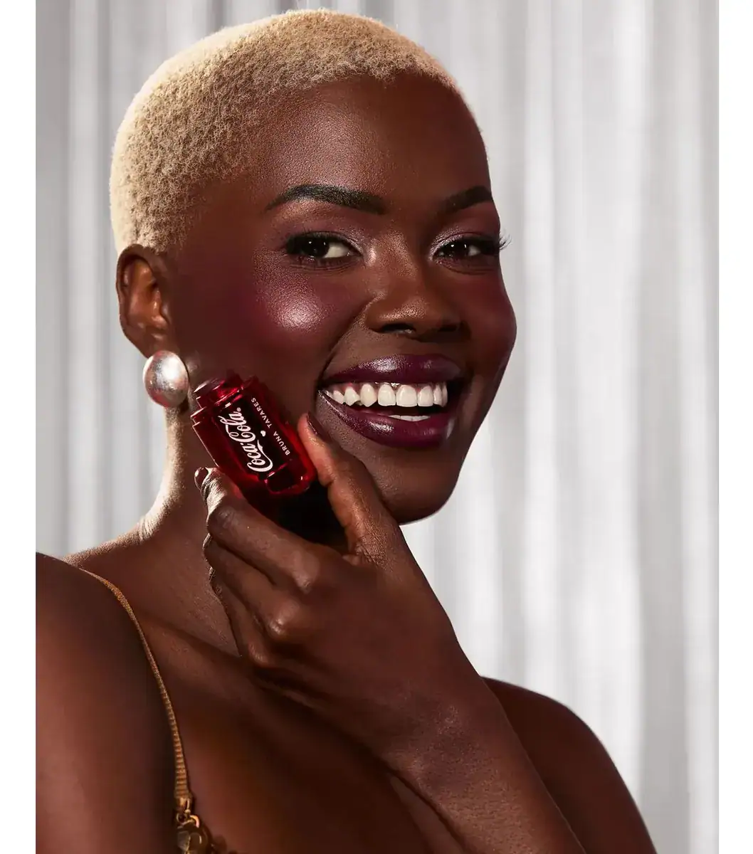 Blush Bruna Tavares Bt Coca Cola Blush Stick 6,65g - Imagem 4