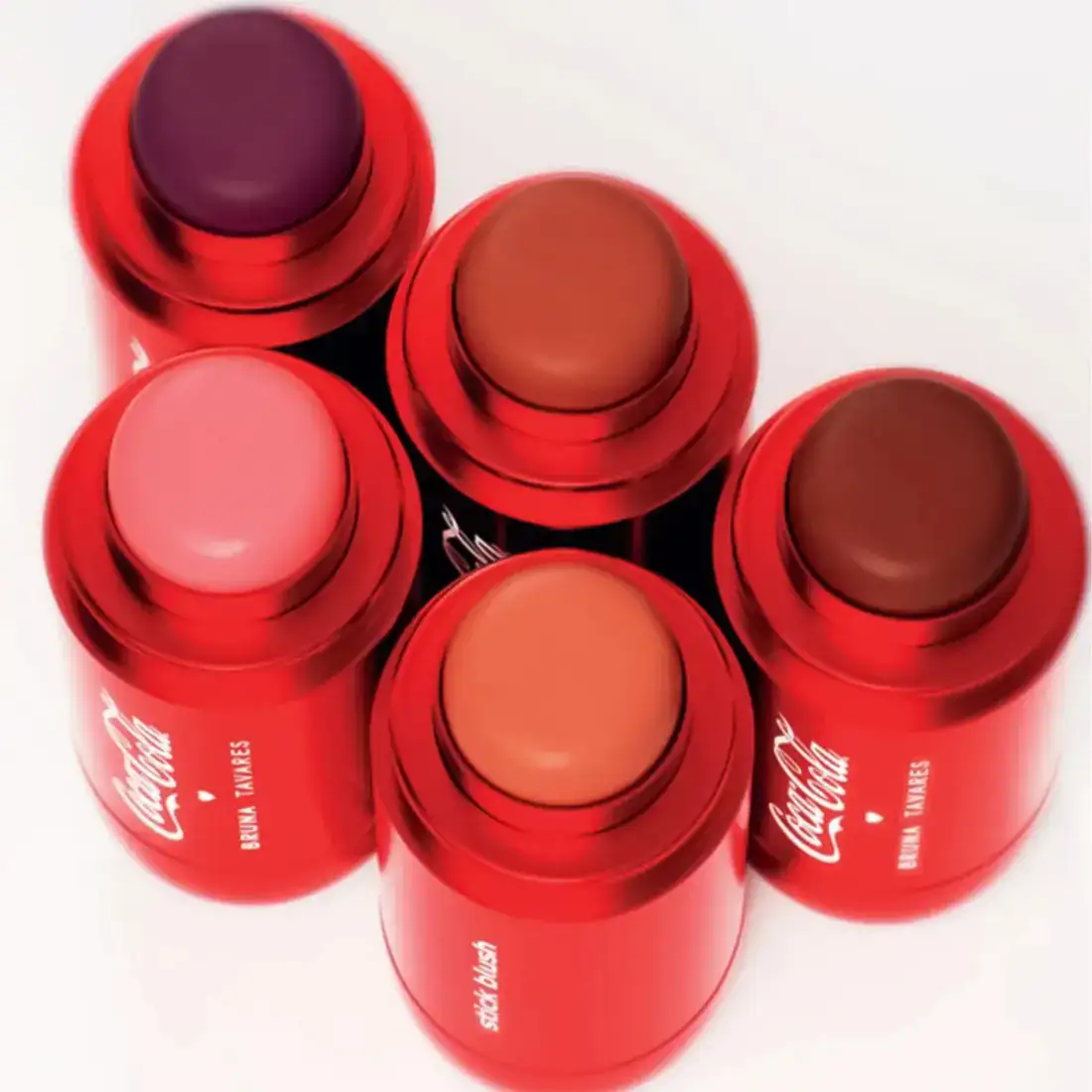Blush Stick Bt Coca Cola Bruna Tavares Multifuncional - Imagem 4